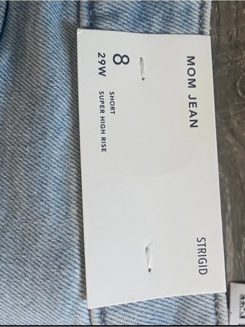 AE Mom Jean Short - Light Wash Blue